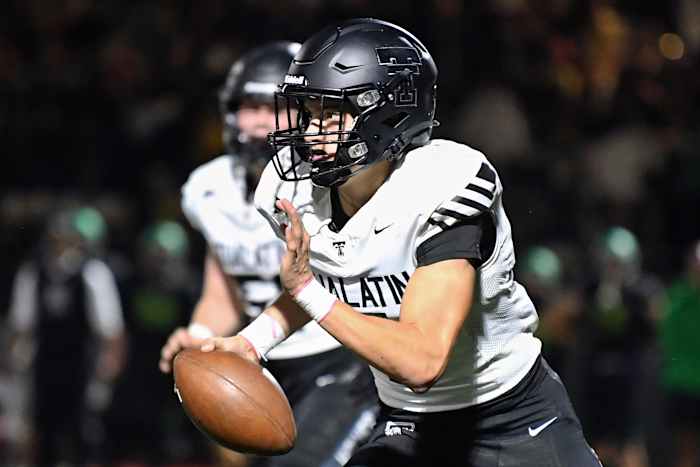 a West Linn Tualatin football Oregon October 5 2023 Leon Neuschwander 74